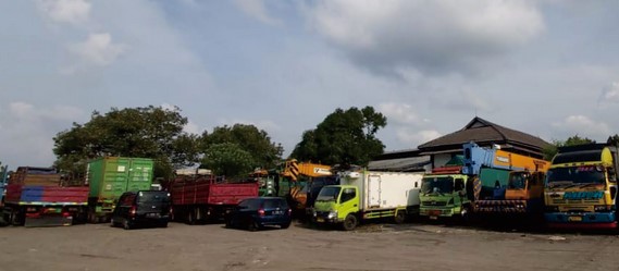 Harga sewa truk kecil di Mataram versi kami